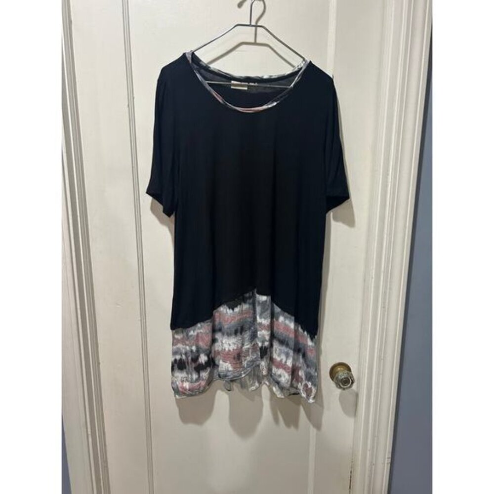 LOGO Lori Goldstein 1X black short sleeve tunic with  pattern trim